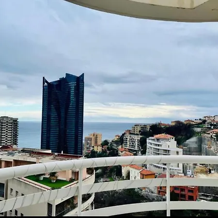 Reve Au 7e Ciel Piscine Baie De Monaco בוסוליי